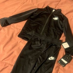 Black two pice nike set 24 moths new with tags